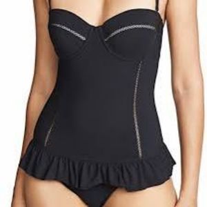 New Tory Burch solid flounce 1 pc black